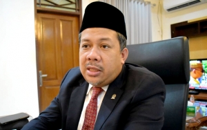 Fahri Hamzah Nilai Wajar Fresh Graduate UI Ogah Digaji Rp 8 Juta