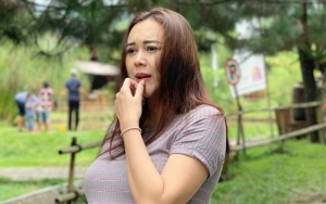 Aura Kasih Komunikasi Pakai Aplikasi Penerjemah ke Mertua, Sempat Ditertawakan Gara-Gara Ucap Ini