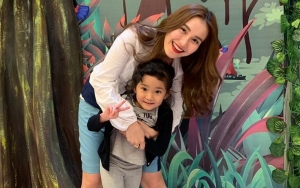 Ayu Ting Ting Isyaratkan Masih Dendam ke Eks Suami Saat Pamer Kartu Identitas Sang Putri? 