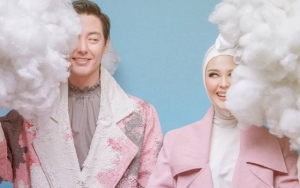  Roger Danuarta-Cut Meyriska Berdansa Bak Raja-Ratu Negeri Dongeng Di Foto Prewedding Terbaru