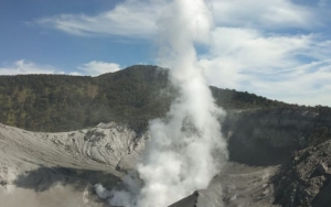 Terus Semburkan Abu Vulkanis, Status Gunung Tangkuban Parahu Masih Waspada