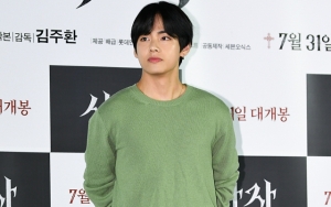 V BTS Kaget Dandanannya Saat Premiere Film Mirip Ikan di 'SpongeBob SquarePants'