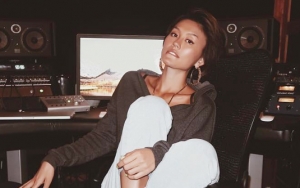 Agnes Monica Berkepang Seksi Ala Rihanna, Harga Kalung Gembok Setara Rumah Mewah?