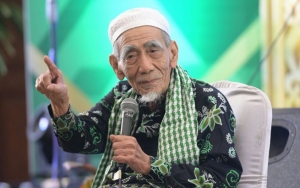 Kiai Maimun Meninggal Dunia Saat Naik Haji di Mekkah, 'Mbah Moen' Puncaki Trending Topic 