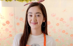 Paras Ayu Ranty Maria Terpampang Nyata Berambut Keriting Polos 'Tanpa Dosa', Dipuji Barbie Indonesia