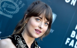 Dakota Johnson Pamer Senyum Cantik Usai Rapikan Celah Gigi, Fans Justru Bikin Petisi