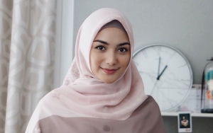  Citra Kirana Berhijab Kece Akui Tak Bisa Tahan Godaan Selfie Di Depan Kaca Toilet, Netter: Kok Sama