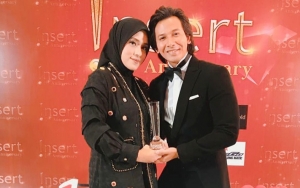 Tak Mau Kalah Dengan Suami, Gombalan Fairuz A. Rafiq Berhasil Bikin Sonny Septian ‘Meleleh’