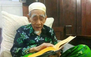  Meninggal di Hari Selasa, Doa Mbah Moen Terkabul