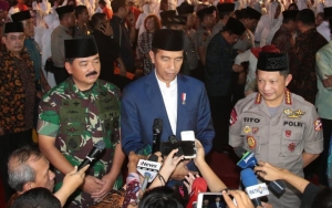 Jokowi Ancam Copot TNI-Polri Yang Gagal Atasi Kebakaran Hutan