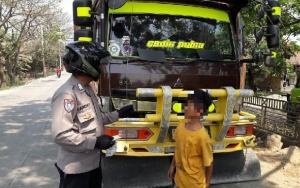 Bocah 15 Tahun Ini Hidup Sebatang Kara dan Nekat Jadi Sopir Truk Tronton di Bogor, Polisi Tercengang