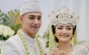 Krisjiana Gendong Siti Badriah Hingga Telanjang Dada Bertato, Emak-Emak Ikut Kesengsem