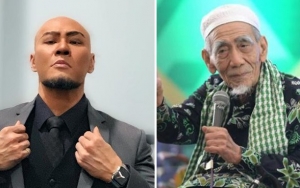 Sudah Mualaf, Deddy Corbuzier Turut Berduka Dengan Kepergian Mbah Moen