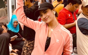 Vanessa Angel Berhijab Bak Bidadari Surga di Hari Jumat, Fans Adem Ingin Melamar