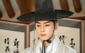Cha Eunwoo Ditertawakan Netizen Gara-Gara Tingkah Payahnya di 'Rookie Historian Goo Hae Ryung'