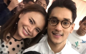 Afgan 'Pamit', Pelukan Mesra Hingga Cincin Rossa Curi Perhatian