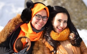 Umi Khalsum Bongkar 'Ritual' Menjelang Idul Adha, Ekspresi Ayu Ting Ting Disorot