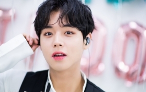 Park Jihoon Buat Aegyo Imut di Teaser 'Flower Crew: Joseon Marriage Agency'