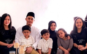 Muzdalifah Dituding Tak Hormati Mertua Gara-Gara Posisi Duduk di Foto Idul Adha
