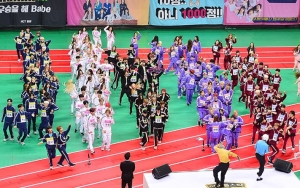Idol Cowok dan Cewek Dicurigai PDKT dan Mesra-Mesraan Seperti Ini di Sela Syuting 'ISAC'