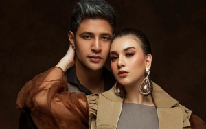 Ammar Zoni Pakai Anting Panjang di Potret Maternity Shoot Bareng Irish Bella Tuai Kritik
