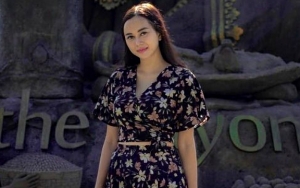 Aura Kasih Dituding Sombong Gara-Gara Pelit Unggah Foto Wajah Sang Bayi