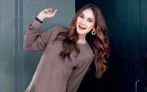 Luna Maya Kondangan Cantik Pakai Batik Mirip Ibu Mertua Syahrini, Adik Faisal Puji 'Ayu' Bikin Geger