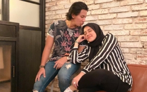 Sonny Septian Beri Semangat Fairuz A. Rafiq Yang Terbaring Lemah di RS Gara-Gara Kebanyakan Pikiran