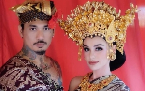 Jerinx SID Resmi Nikahi Nora 'Dewi Kahyangan', Foto Pamer Jari Tengah 'Belah Duren' Jadi Tertawaan
