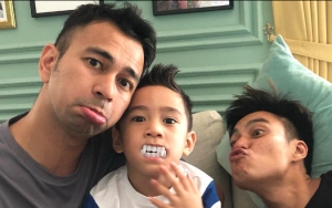 Rambut Merah-Putih 'Gonjreng' Baim Wong Diejek Jelek Oleh Rafathar Putra Raffi Ahmad