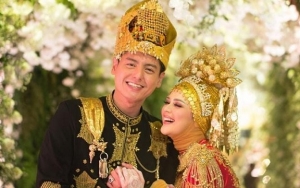 Roger Danuarta Disebut Makin Menggoda Usai Nikah, Cara Jalan Cut Meyriska 'Aneh' Disorot
