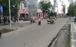 Sempat Kondusif, Massa Kembali Gelar Aksi di Kantor Walkot Sorong