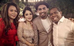 Baru Nikah, Istri Glenn Fredly 'Mengambang' Pamer Bikini Dibully Soal Aurat