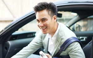 Baim Wong Pamer Foto Bareng Pesepak Bola Dunia, Netter Malah Gagal Fokus Lihat Hal Ini