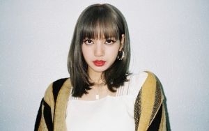 Lisa BLACKPINK Bikin Heboh Unggah Foto Sensual Umbar Punggung