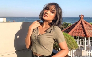  Rayakan Pencapaian Ini, Marion Jola Imut Gigit Bibir dan Jempol Sendiri