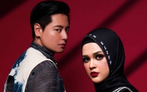 Roger Danuarta dan Cut Meyriska Sambangi Gus Anom di Cibubur, Minta Nasihat Pernikahan?