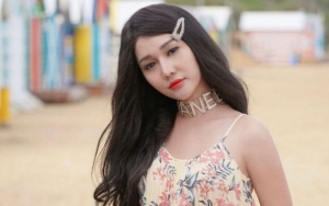 Lucinta Luna Pakai Outfit Mahal Malah Tiduran di Jalan Jadi 'Gembelita'