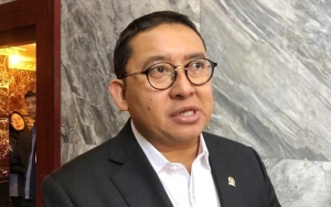 Wakil Ketua DPR Fadli Zon Rupanya Pakai Pin Emas KW Seharga Rp 200 Ribu