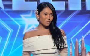 Anggun Beri Kecupan Usai Dihujat Gara-Gara Komentari Kasus Ceramah Salib UAS