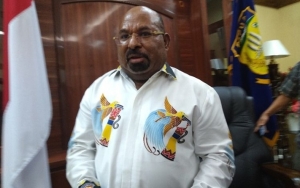 Gubernur Lukas Enembe Kritik Trans Papua: Kami Butuh Kehidupan, Bukan Pembangunan