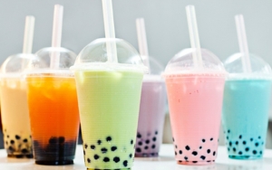 Minuman Bubble Tea Jadi Sajen Persembahan Kuil Thailand