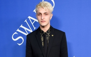 Anwar Hadid Lakukan Pembaptisan di Pantai Malibu, Pindah Agama?