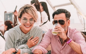 Nikita Mirzani Naikkan Kaki ke Paha Jeremy Thomas Ramai Ditegur