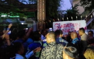 Mahasiswa Papua Pasang Spanduk Referendum Usai Usir Gubernur Lukas Enembe