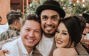 Sempat Dirahasiakan, Gading Marten Akhirnya Pamer Foto Pernikahan Glenn Fredly 