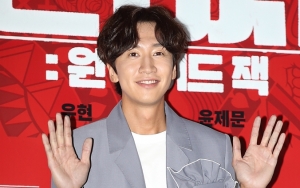 Lee Kwang Soo Buka-Bukaan Soal Adegan Telanjangnya di 'Tazza: One Eyed Jack'