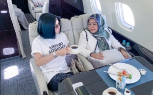 Syahrini Ngopi Manja Bawa Tas 2 Miliar, Ibu Bersepatu Cetar Bikin Rakyat Jelata Kejang-Kejang