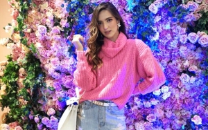 Nia Ramadhani 'Bu Haji' Basah-Basahan Seksi Dipuji Wajah Cantik Bak Karakter 3D