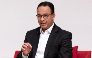 Tanggapi Isu Pemindahan PKL, Anies Cetuskan Ide Trotoar Multifungsi 